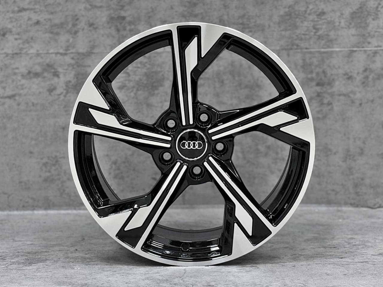Audi Audi 17