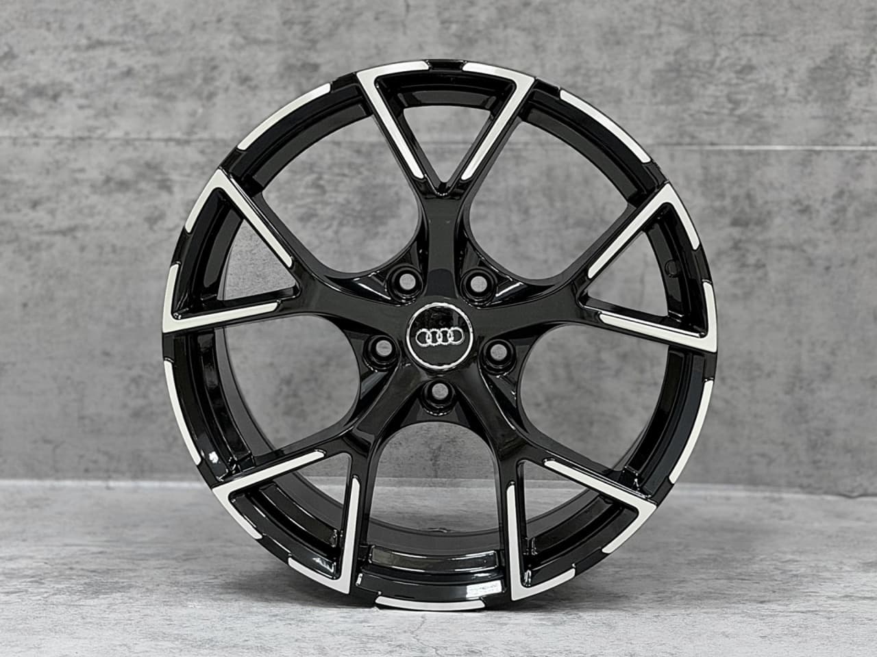 Audi Audi 18 RS Style