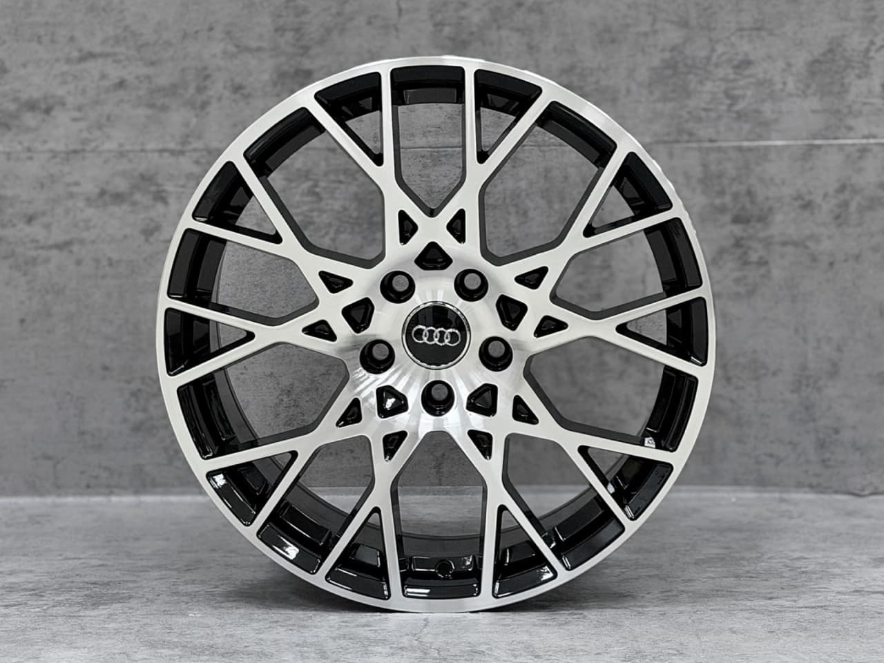 Audi Audi 18 Sport