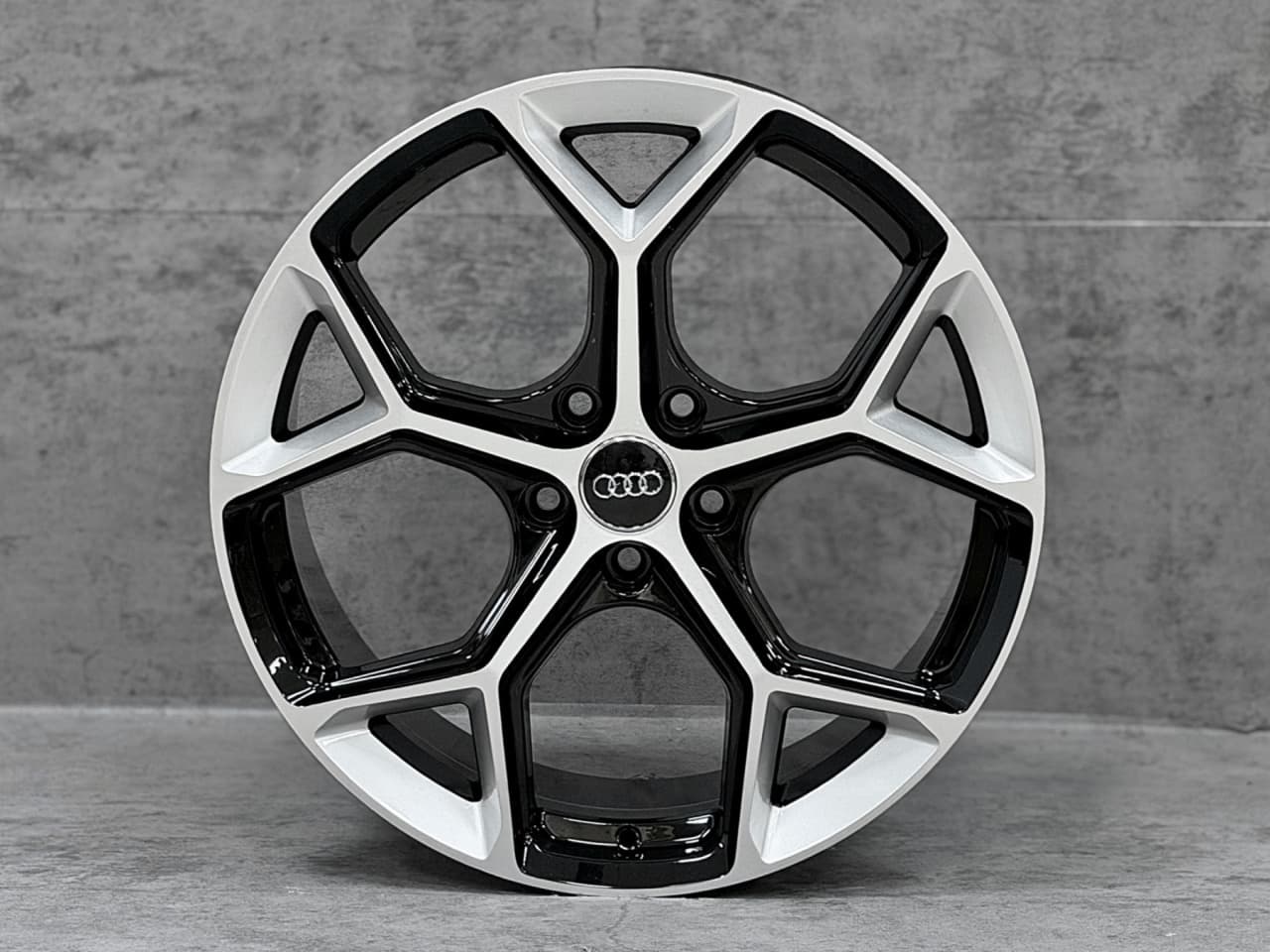 Audi Audi 19