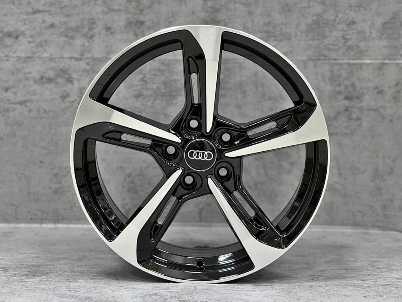 Audi Audi 17