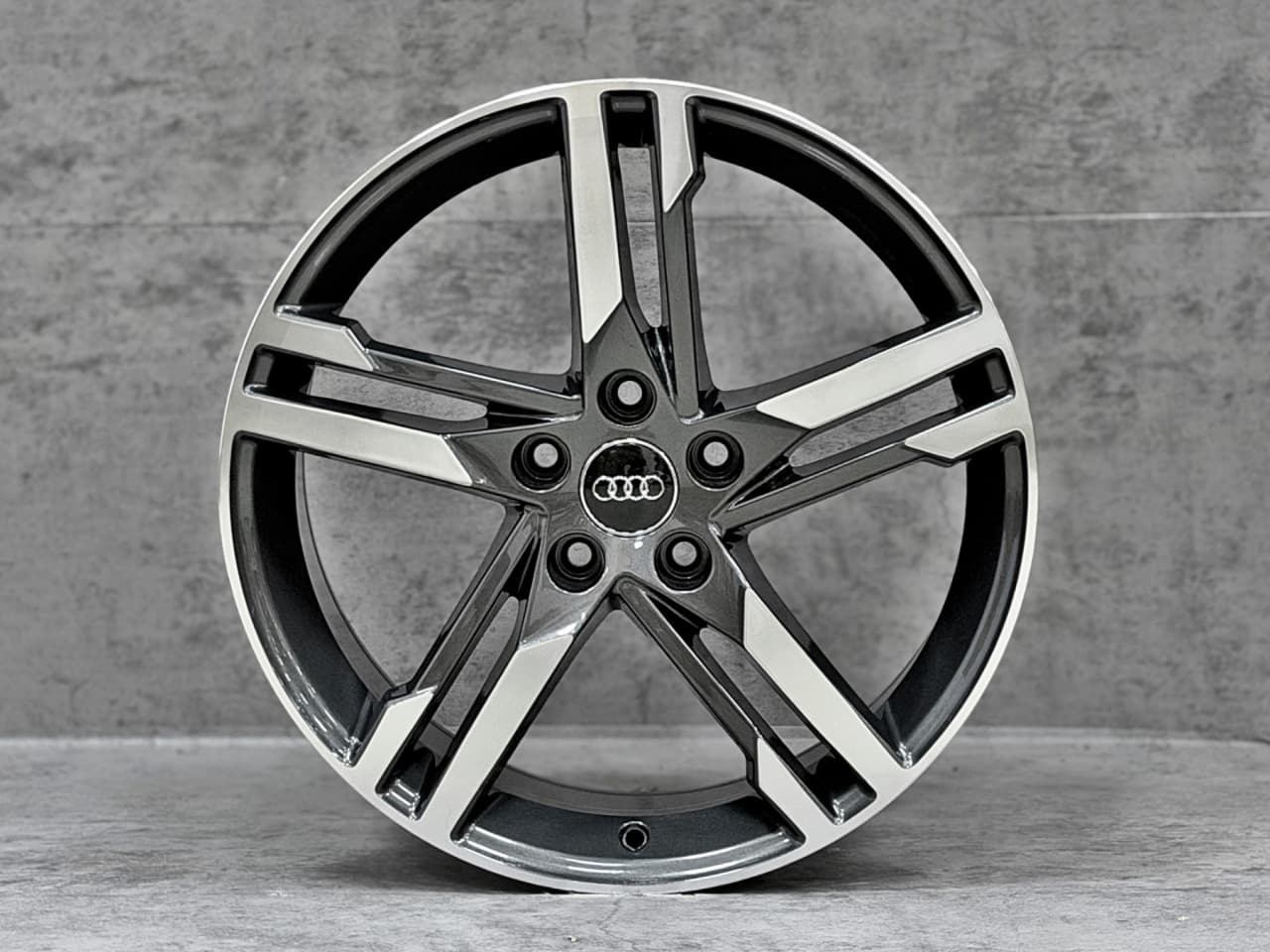Audi Audi 18