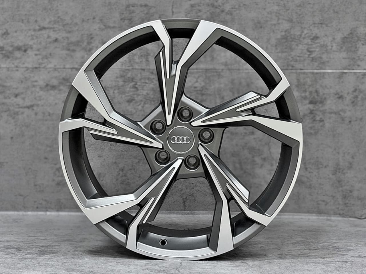 Audi Audi 19